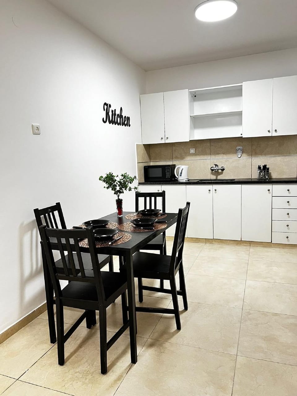 Kitchen or kitchenette, Seating area, Dining area, minibar, pet friendly, stove