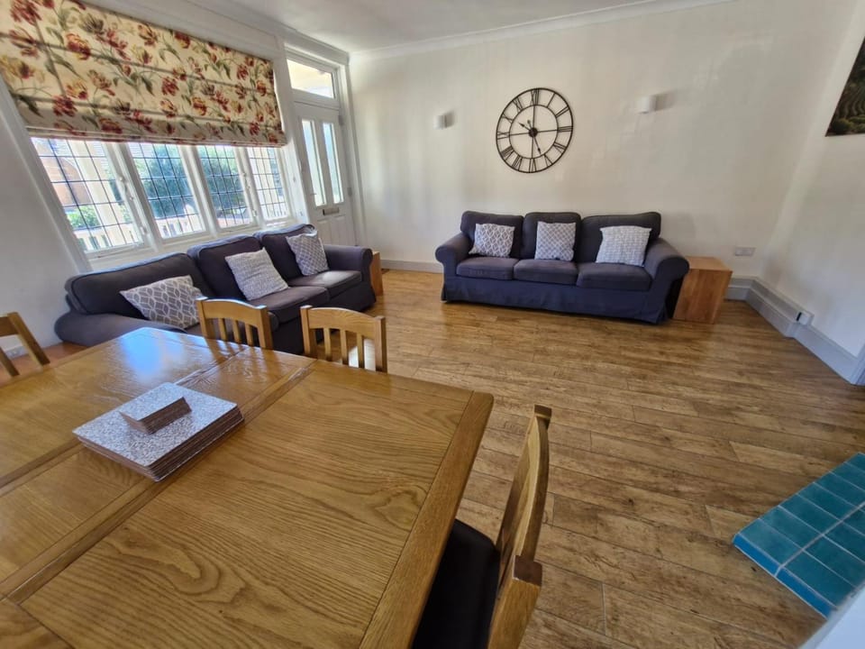 The Tea House - A Stones Throw from Beach House in Broadstairs