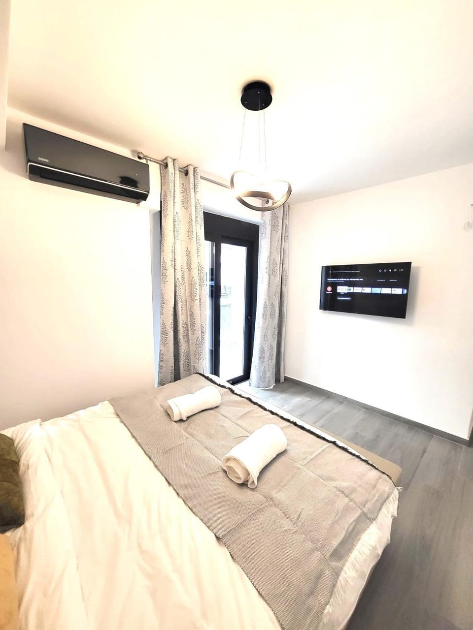Bed, TV and multimedia, Bedroom, air conditioner