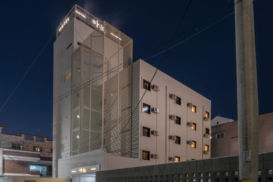 Property building, Facade/entrance