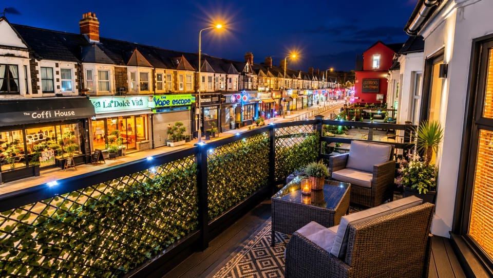 Cardiff 3-Bed Apartment with Private Roof Terrace Apartment in Cardiff