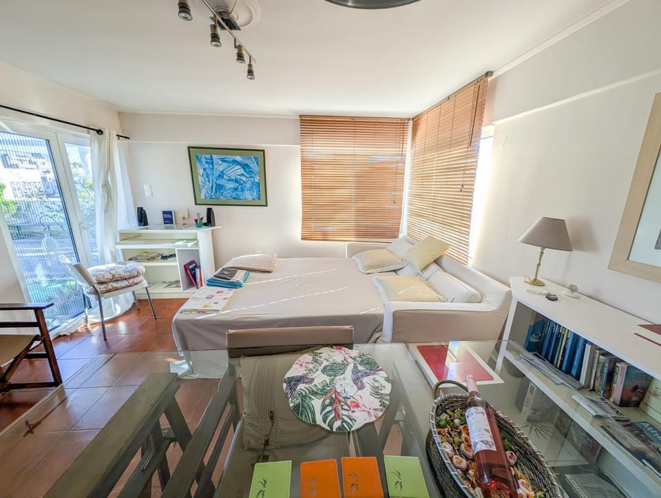 Living room, Photo of the whole room, Seating area, Dining area