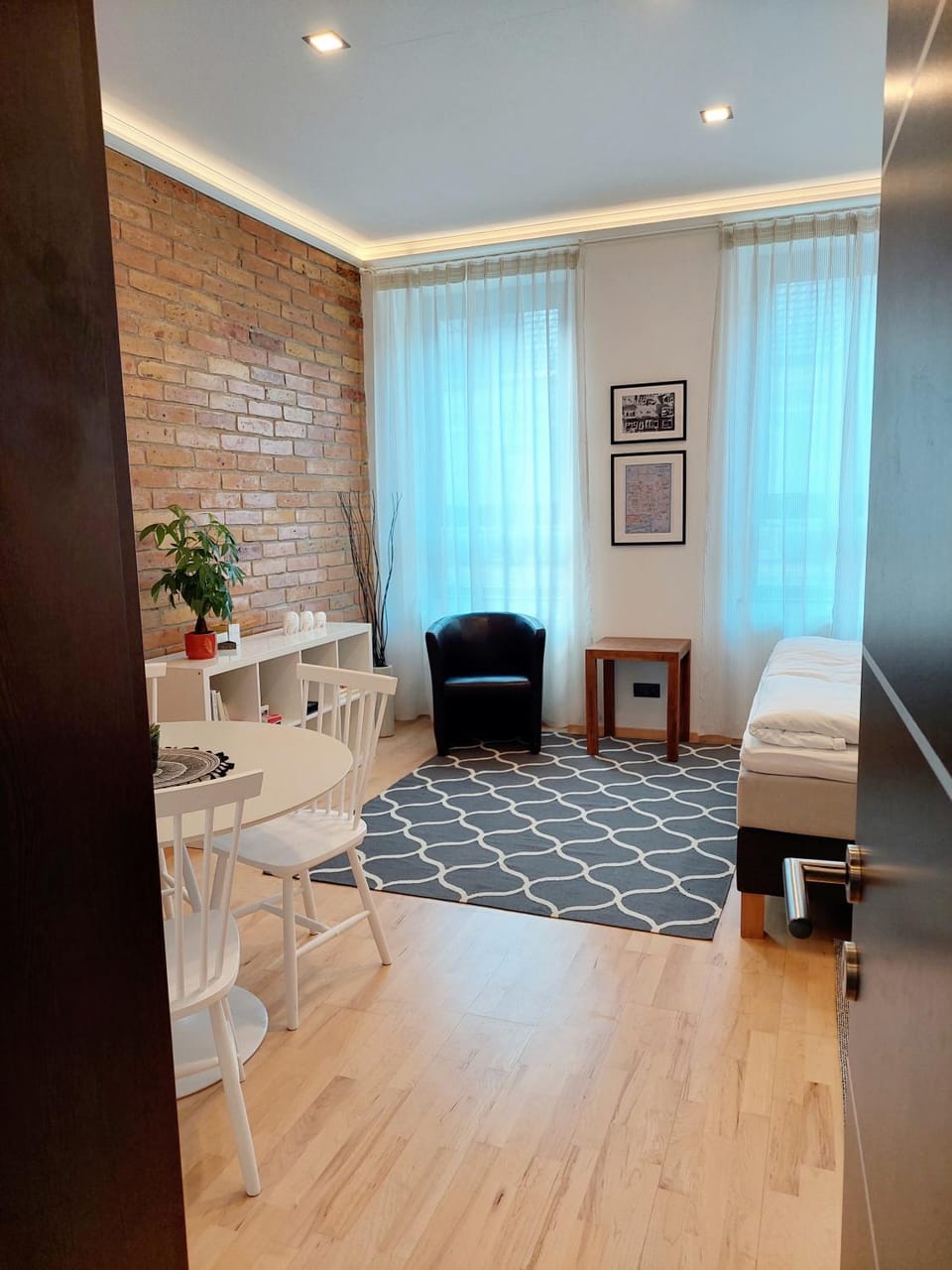 Photo of the whole room