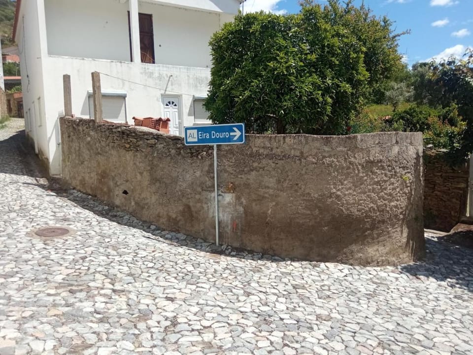 EiraDouro Casa Amendoeira Apartment in Portugal