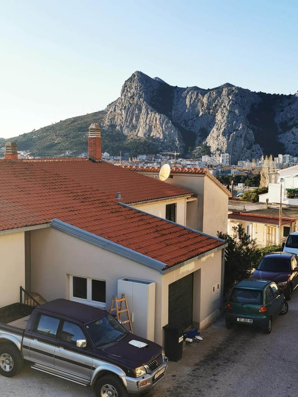 Neighbourhood, Natural landscape, View (from property/room), Mountain view, Parking