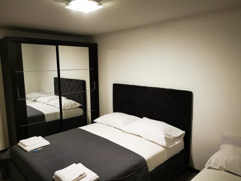 Bed, Bedroom, wardrobe