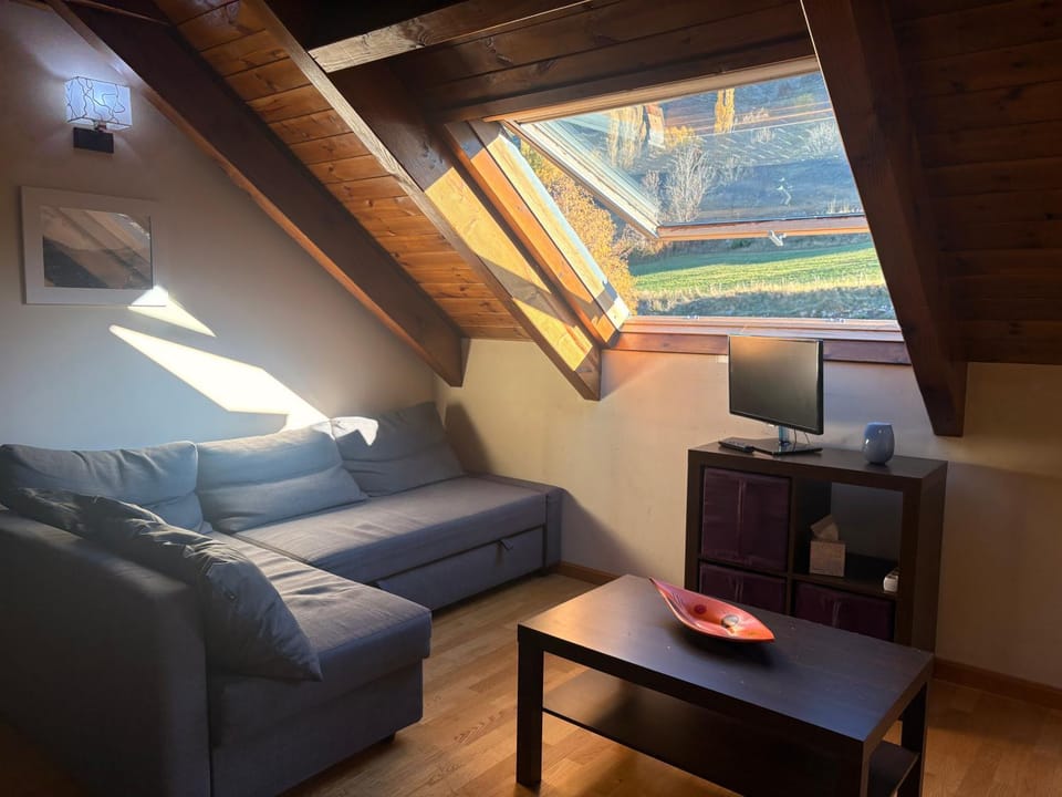 Cocina moderna, bajo cubierta rústico- Comodidad máxima - Erta 3 Apartment in Pla de l'Ermita