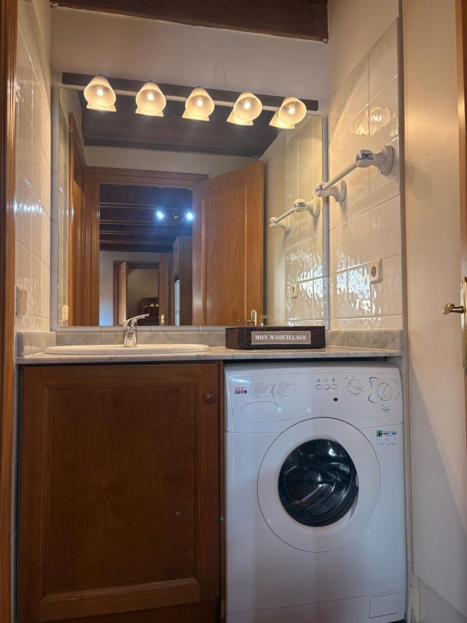 Cocina moderna, bajo cubierta rústico- Comodidad máxima - Erta 3 Apartment in Pla de l'Ermita
