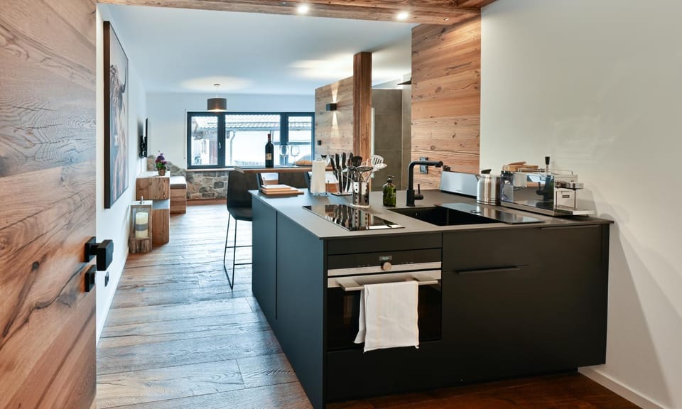 pet friendly, kitchen