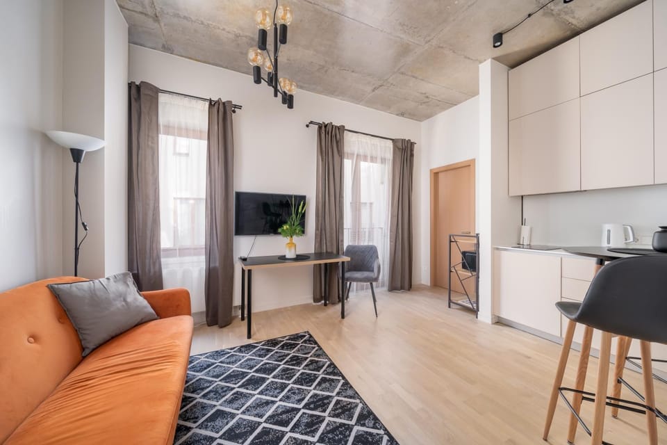TV and multimedia, Kitchen or kitchenette, Living room, Seating area, Dining area
