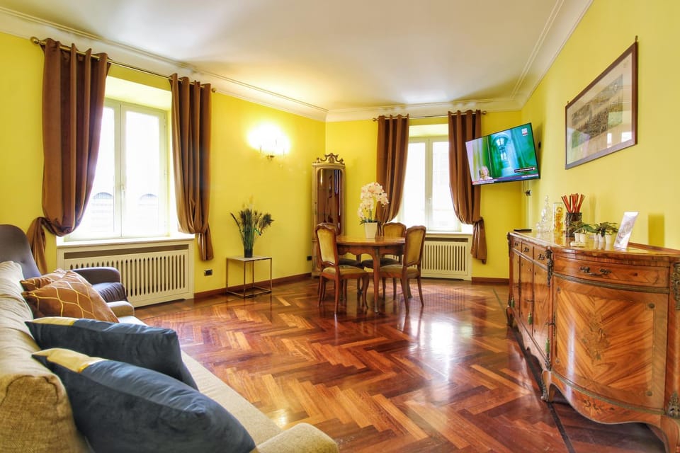 Large and Charming Apartment in Trastevere by YourHost Apartment in Rome