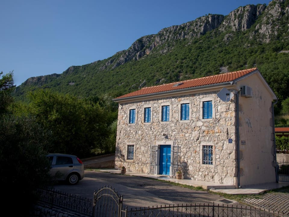 Property building, Parking
