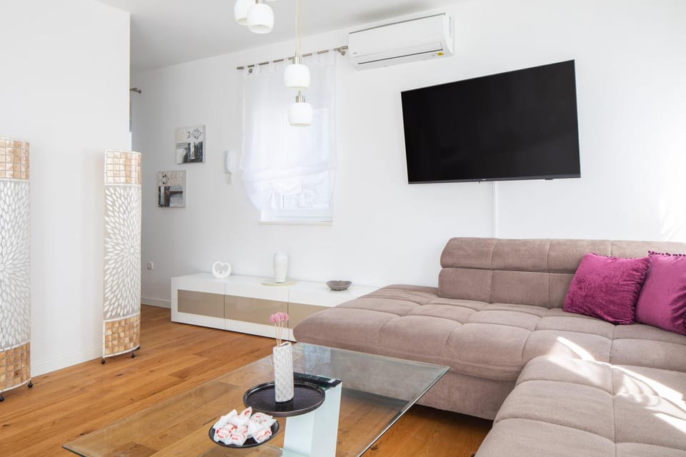 TV and multimedia, Living room