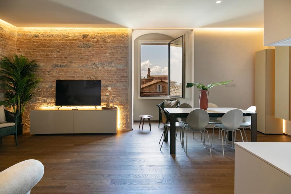 Communal lounge/ TV room, TV and multimedia, Living room, Seating area, Dining area, Evening entertainment