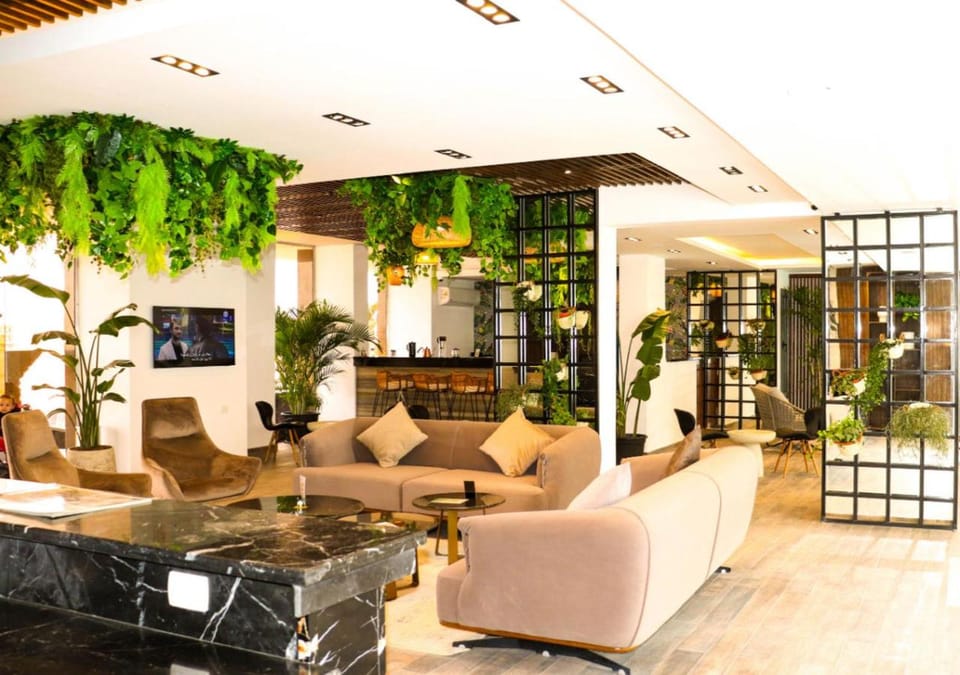 Coffee/tea facilities, Lobby or reception, Seating area, concierge