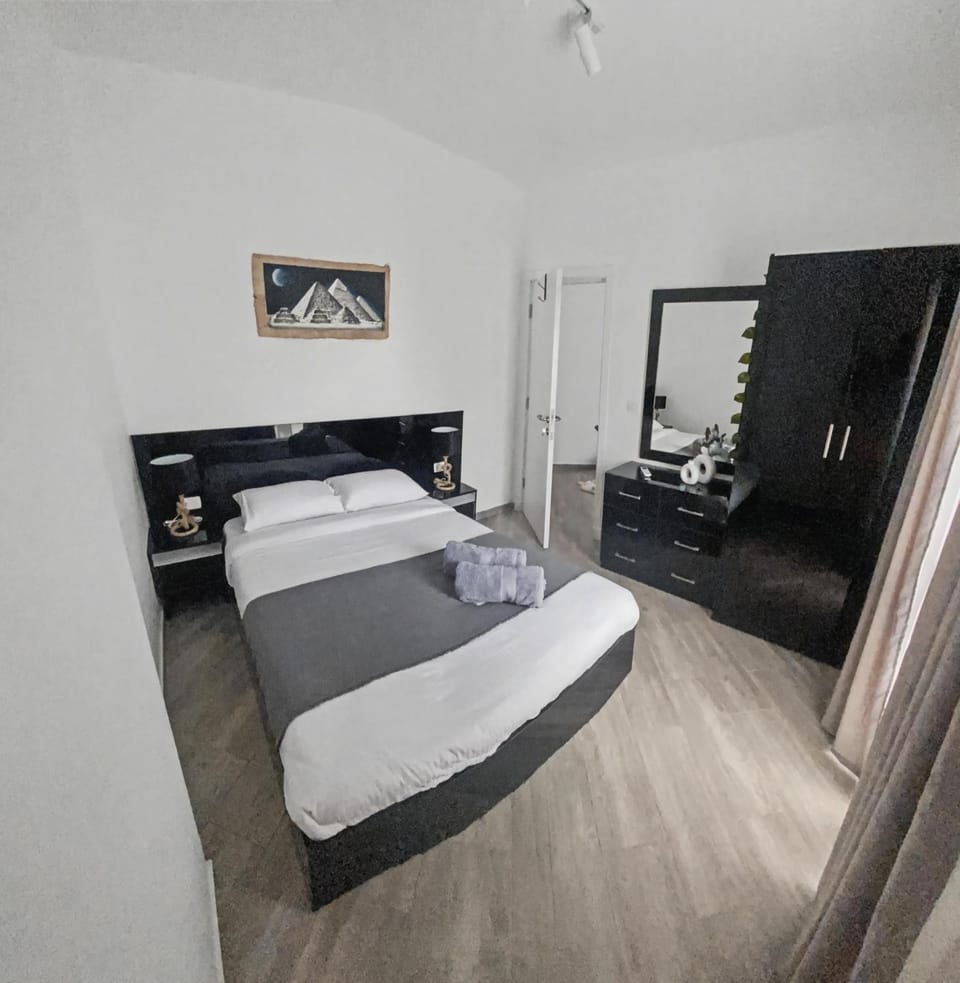 Bed, Bedroom, towels, wardrobe