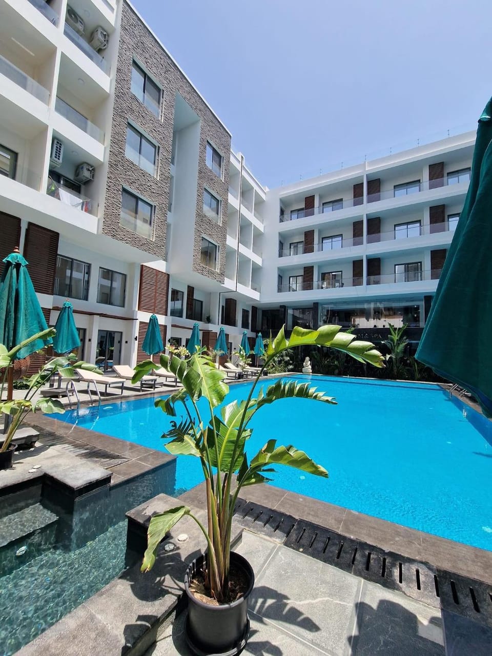 Property building, Pool view, Swimming pool, sunbed
