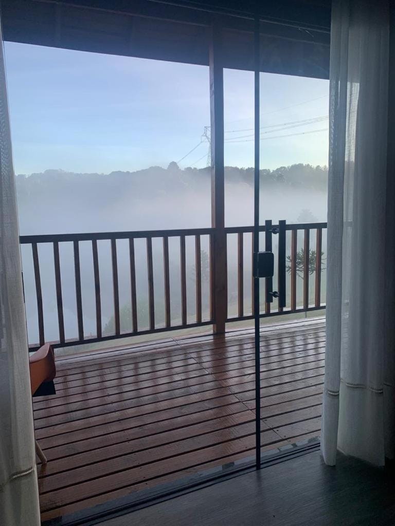 CHALES CAMBARA DA SERRA Chalet in State of Paraná