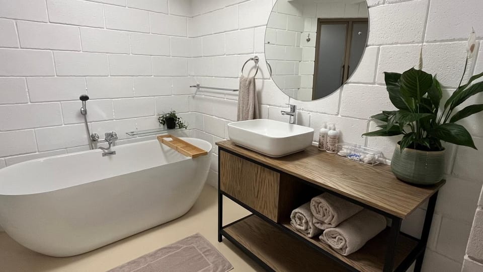 Bathroom, Bath