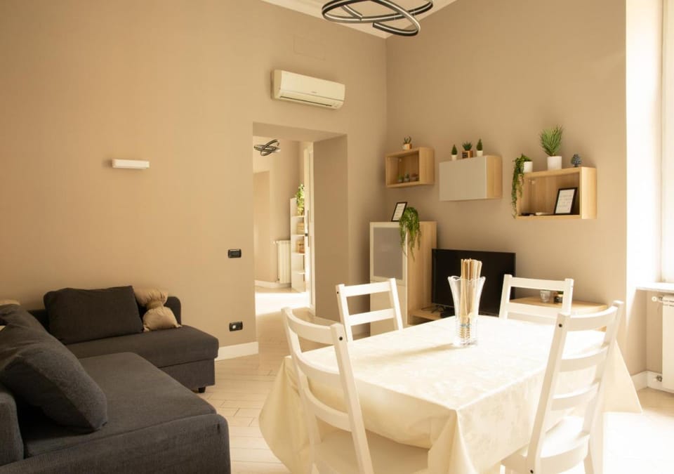 Day, TV and multimedia, Living room, kitchen