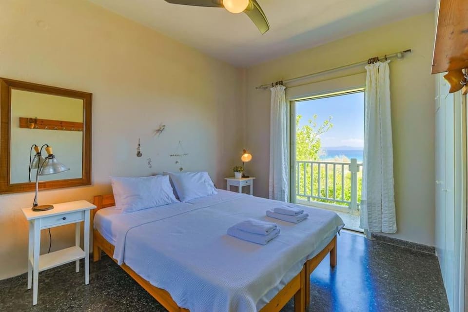 View (from property/room), Balcony/Terrace, Bedroom