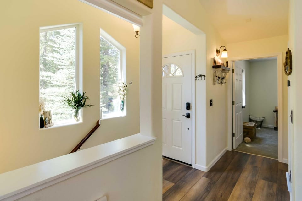 Tranquil Lake Almanor Getaway w/ Grill! House in Lake Almanor
