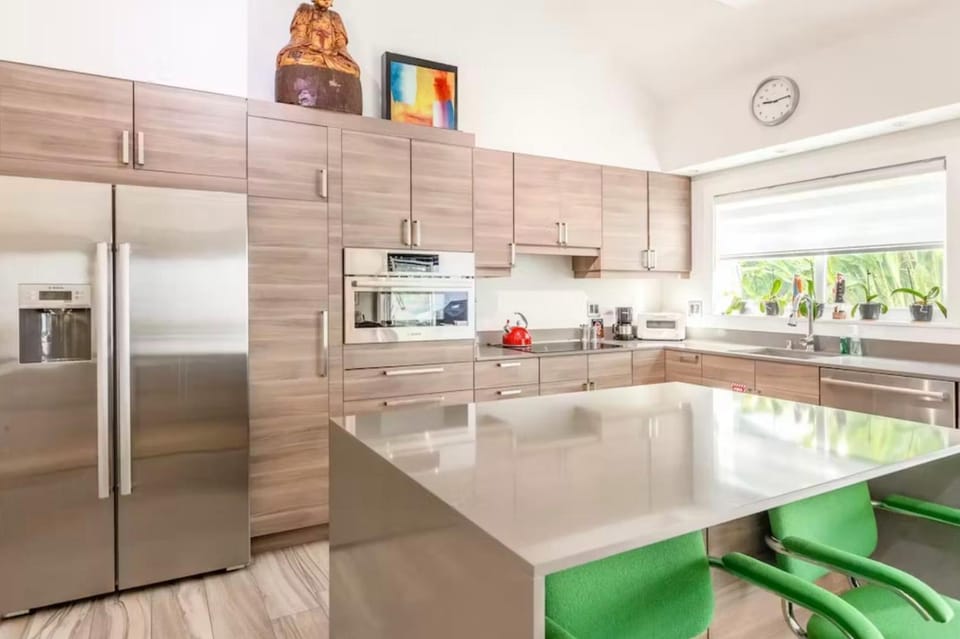 Casa Azul-Open Concept Home With Pool House in Key West