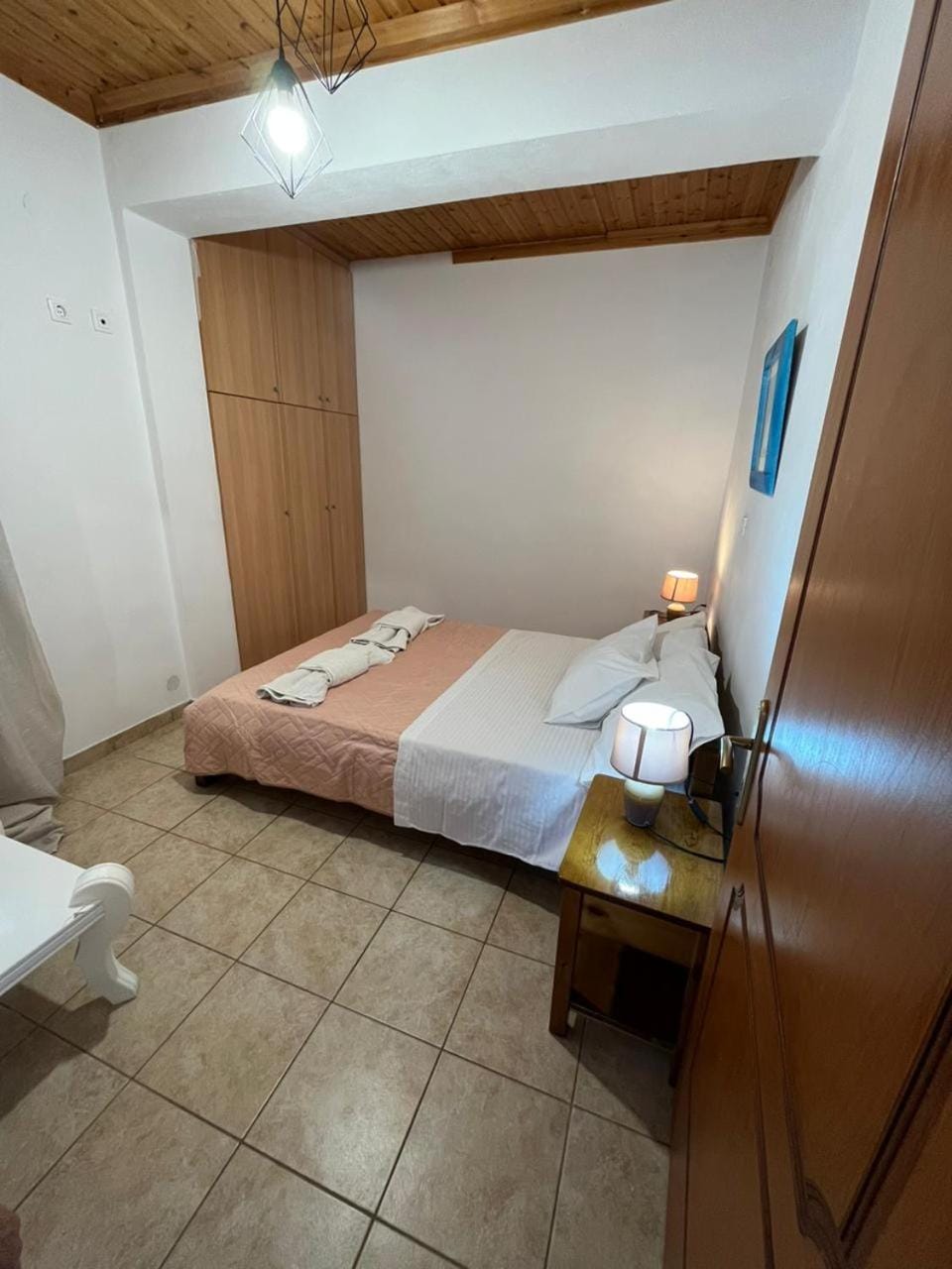Bed, Photo of the whole room, Bedroom, towels, wardrobe
