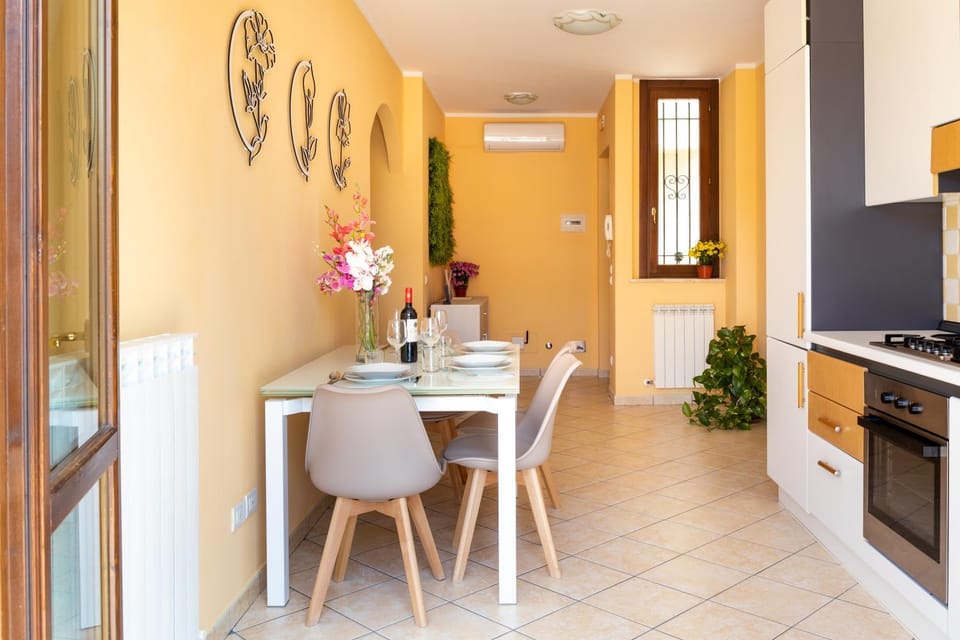 Kitchen or kitchenette, Living room, Dining area, microwave, air conditioner