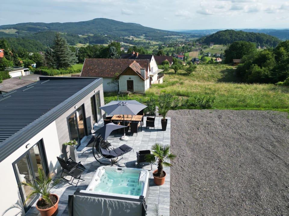 Day, Natural landscape, Garden, Garden view, sunbed