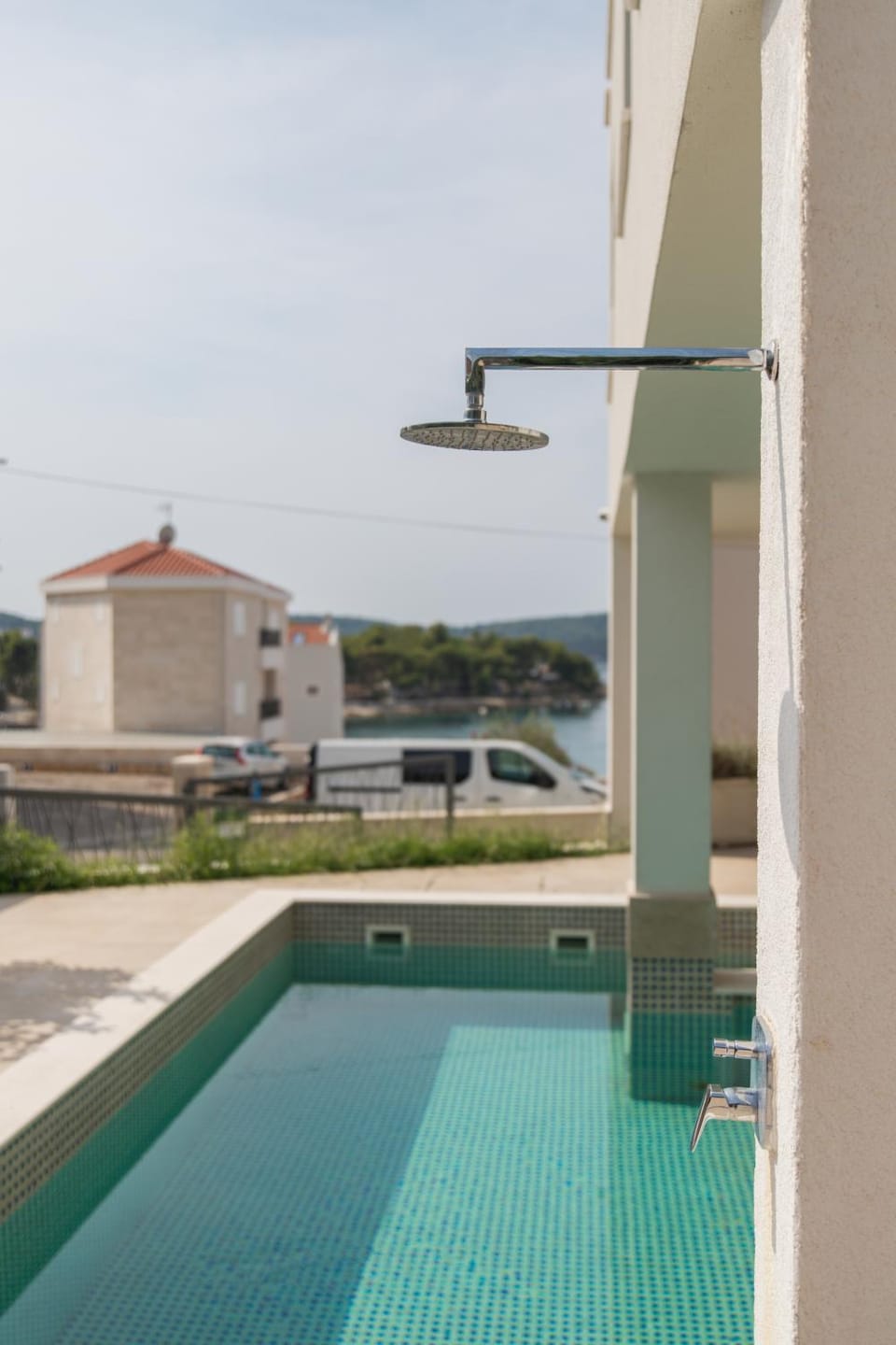 Shower, Property building, Swimming pool
