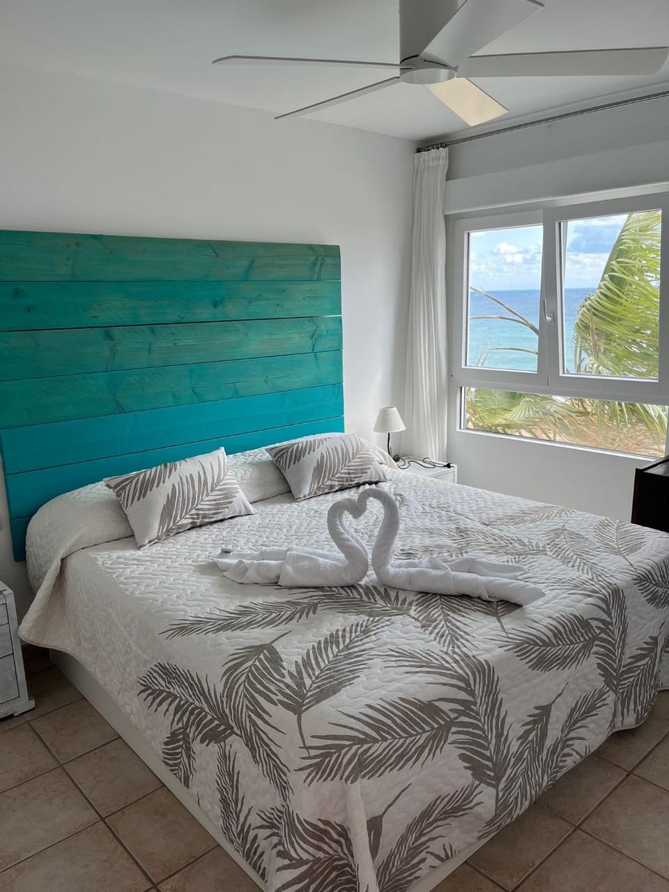 Bed, Photo of the whole room, Bedroom, Sea view, towels
