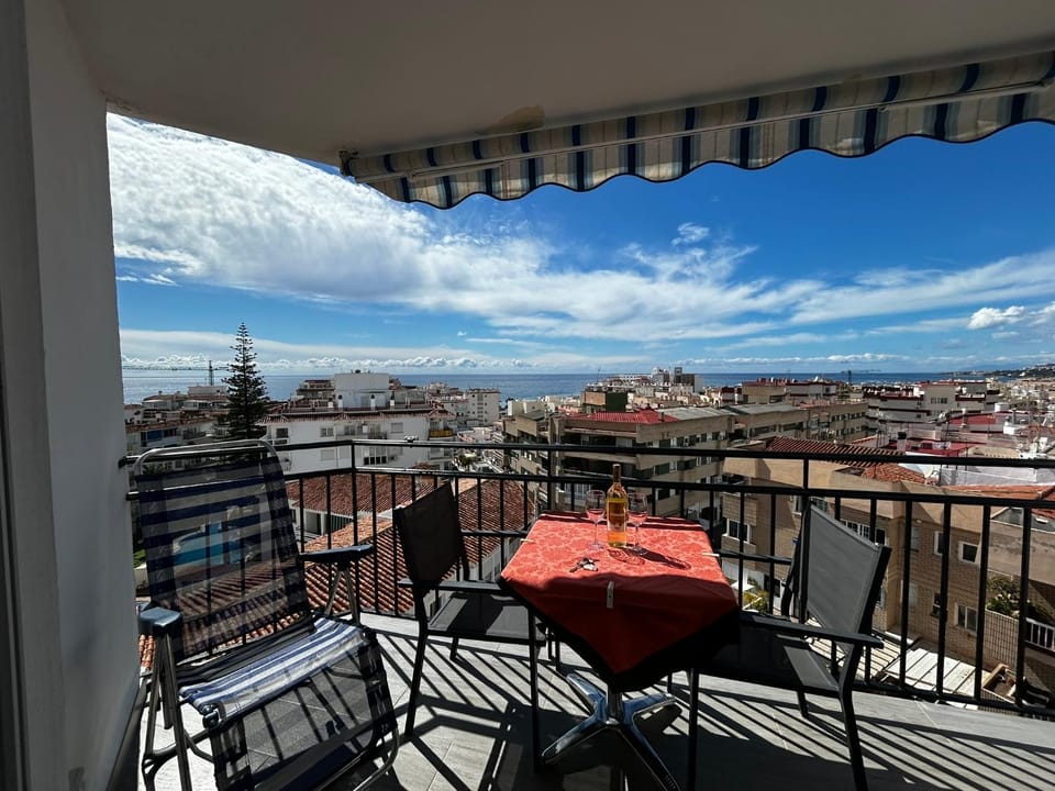 Balcony/Terrace, City view