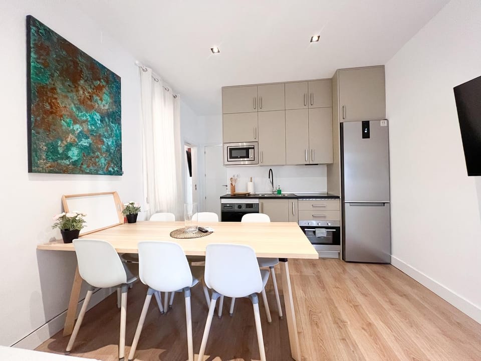 TV and multimedia, Kitchen or kitchenette, Living room, Seating area, Dining area, minibar, pet friendly, stove