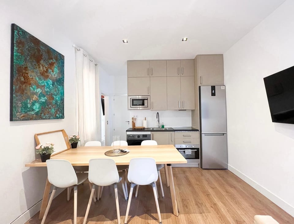 TV and multimedia, Kitchen or kitchenette, Dining area, dishwasher, minibar, pet friendly, stove