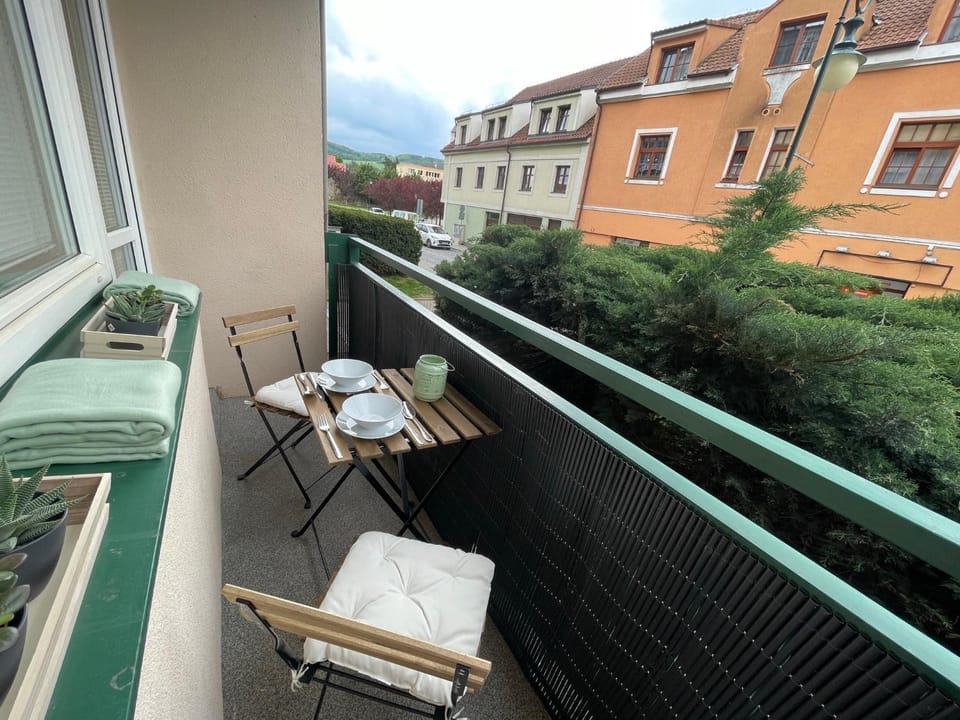 View (from property/room), Balcony/Terrace, Seating area
