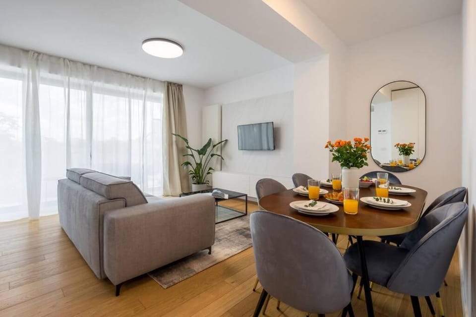 Luxurious Central New Penthouse + Parking Apartment in Bucharest