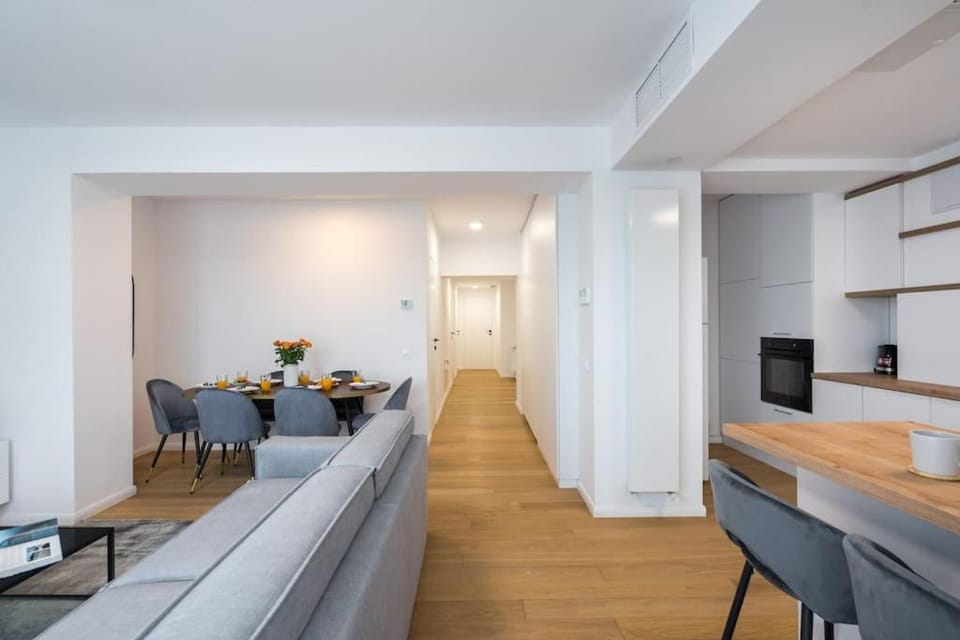 Luxurious Central New Penthouse + Parking Apartment in Bucharest