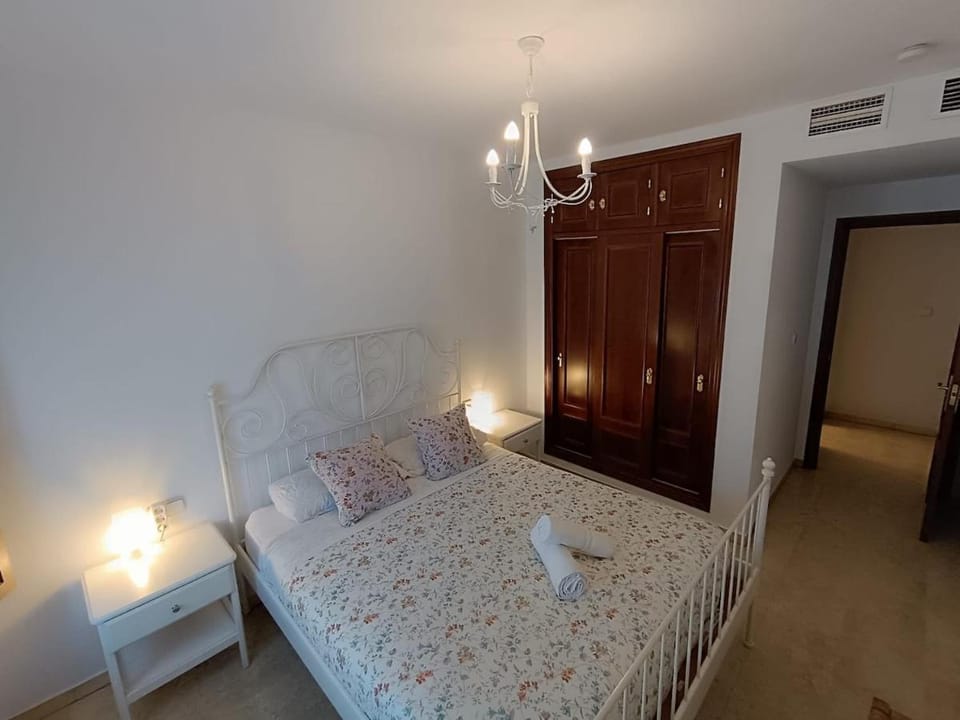 Bed, Bedroom, heating, internet, wardrobe, air conditioner