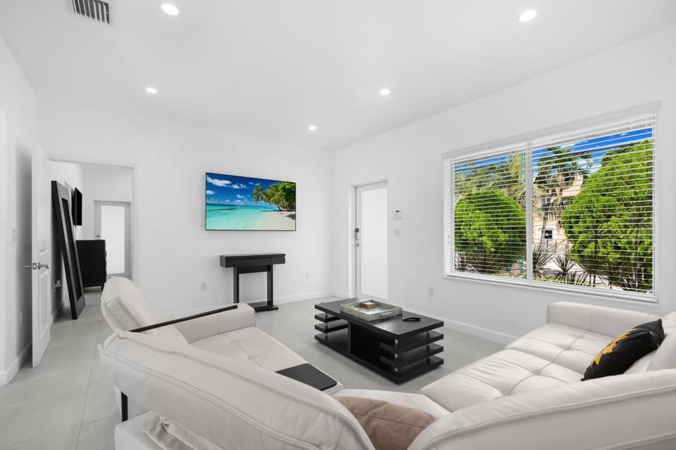 Villa Coco Cozy Home Near Brickell Miami Beach House in Miami