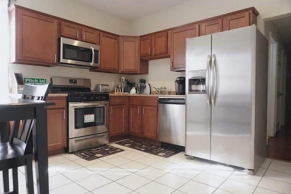 Kitchen or kitchenette, Dining area, dishwasher, minibar, oven, stove, toaster