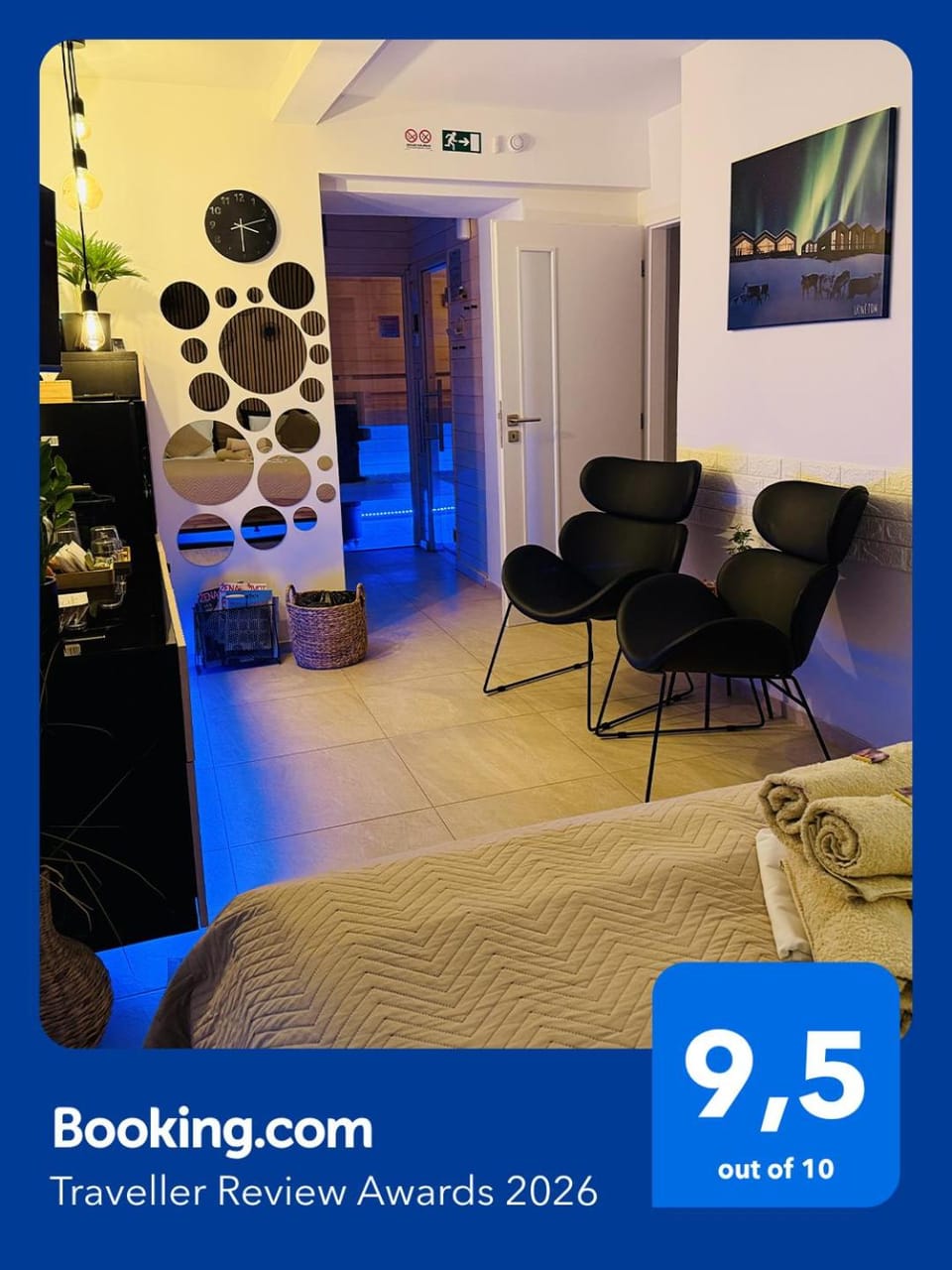 Photo of the whole room, furniture, towels