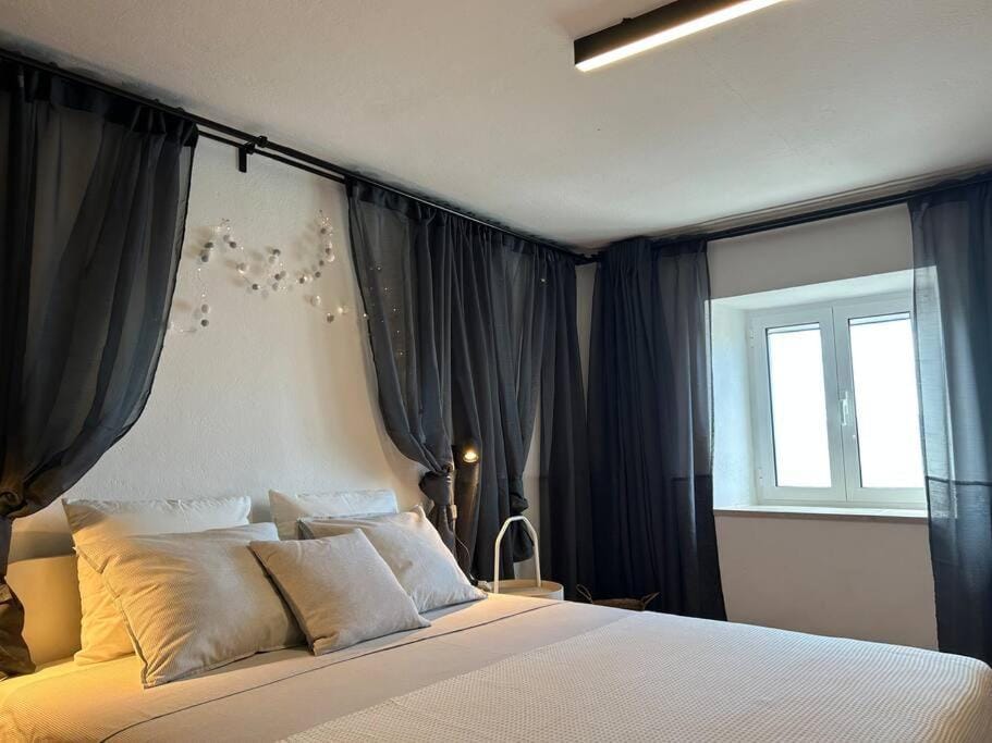 Centrum Bol Apartment - One Minute from the Sea Apartment in Bol