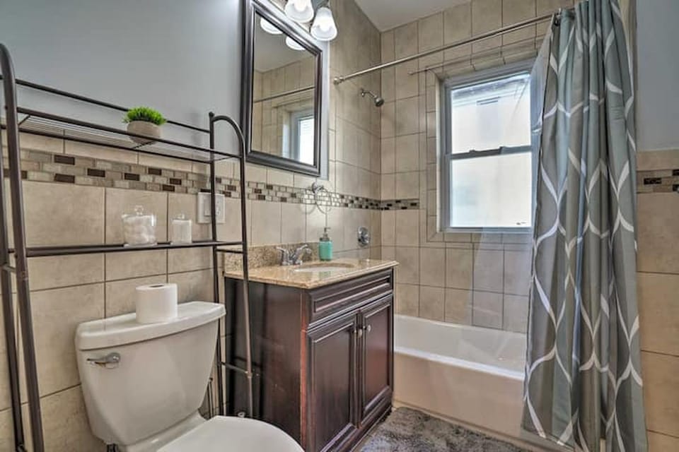 Shower, Toilet, Bathroom, Bath, towels