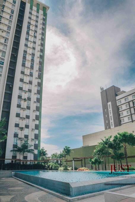 Centrio Tower w/ Netflix + WiFi Apartment in Cagayan de Oro