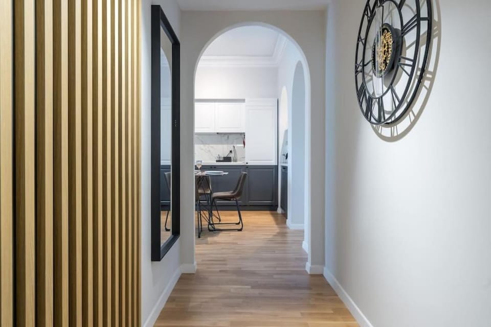 Superb Views 3BR Midtown Flat - 3 Balconies Apartment in Bucharest