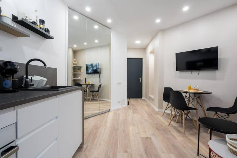 Cozy Central Wilson Studio Apartment in Bucharest