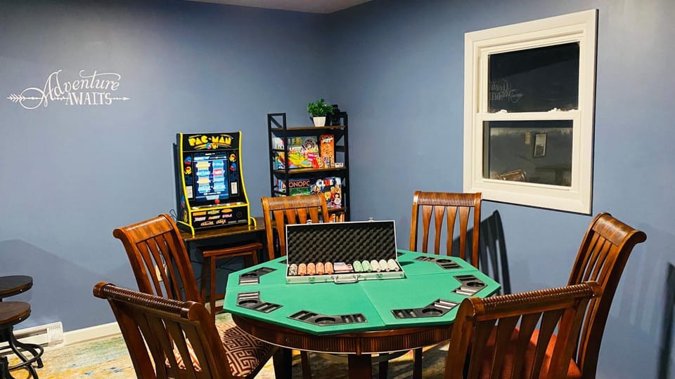 Night, Game Room