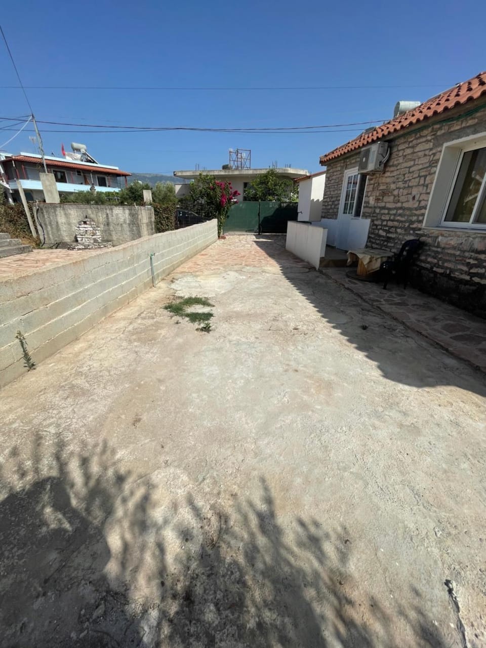 Property building, Day