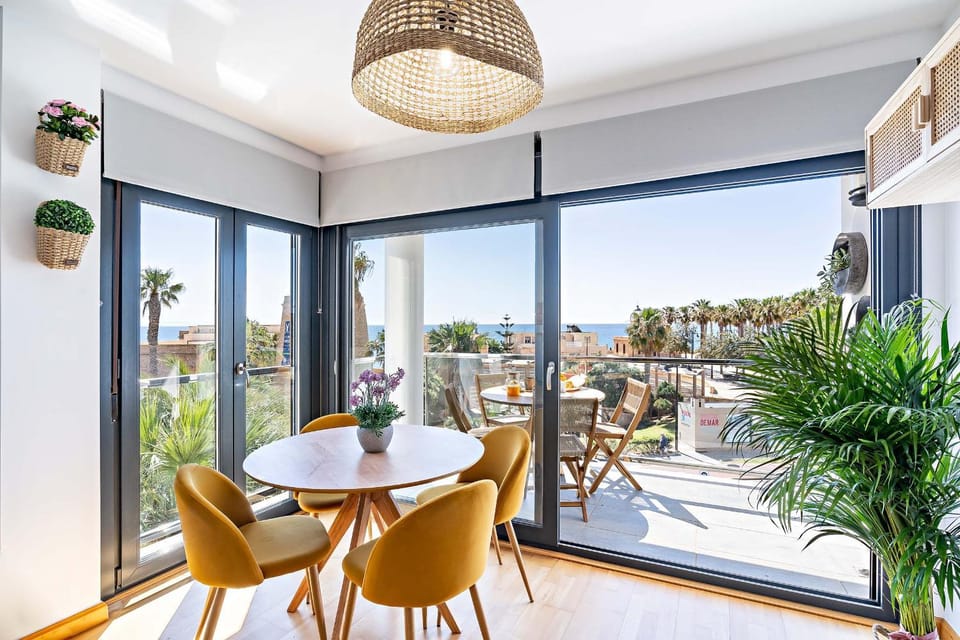 View (from property/room), Balcony/Terrace, Seating area